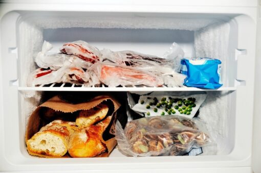 Come eliminare i cattivi odori del freezer